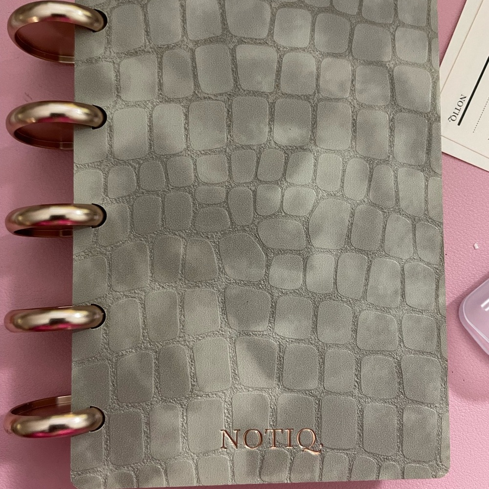 Notiq Gray Croc-Embossed Planner